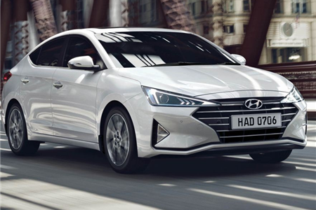 Hyundai Elantra 1.6 AT